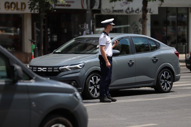 Bărbat căutat de autorităţile americane pentru fraudă bancară și furt de identitate, prins în sectorul 3 din Bucureşti