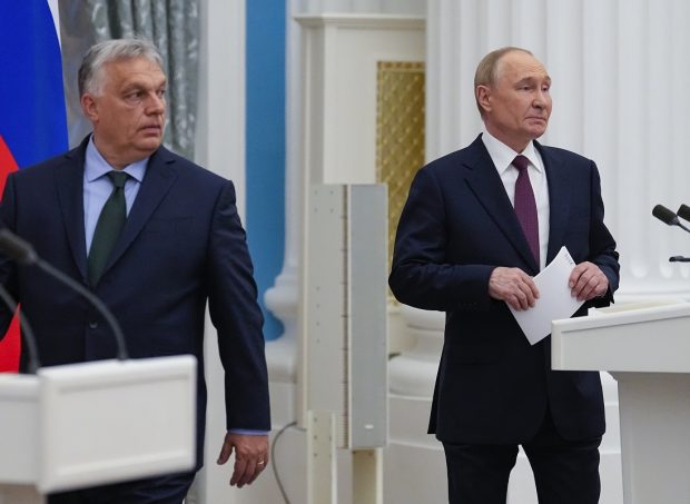 Zeci de europarlamentari cer ca Ungariei să i se retragă dreptul de vot din cauza vizitelor lui Viktor Orban în Rusia și China. Niciun eurodeputat român nu a semnat documentul