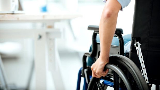 Marcel Ciolacu cere ca autorităţile locale să fie obligate să angajeze persoane cu dizabilităţi
