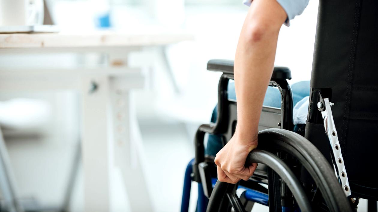 Poza pentru articolul Sporul pentru persoanele cu handicap nu mai poate fi plafonat și este obligatoriu și peste plafonul salarial, a decis CCR. Exemplu de calcul