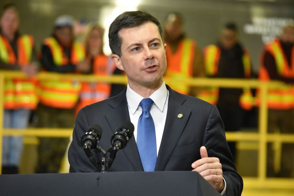Cine l-ar putea înlocui pe Joe Biden în cursa pentru Casa Albă dacă democratul decide să se retragă 4 pete buttigieg