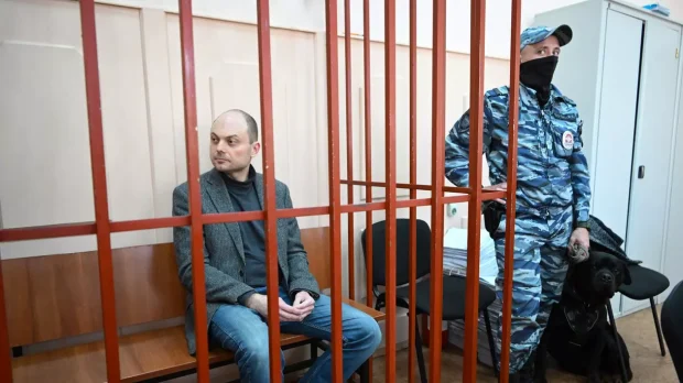 Opozantul rus Vladimir Kara-Murza, spitalizat în închisoare. „Avocaţii săi nu au fost autorizaţi să-l vadă”