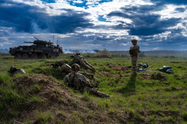 Europa trece la recrutare pe fondul creşterii amenințării unui război mai amplu cu Rusia. Este NATO pregătită? | Analiză CNN