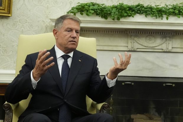 Klaus Iohannis, despre tânăra ucisă de urs: „Nu putem să protejăm animalele în detrimentul oamenilor”. A fost aproape de locul tragediei