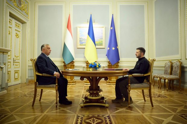 Viktor Orban nu poate fi mediator în războiul declanșat de Rusia, spune Zelenski. Ce puteri mondiale crede că ar putea pune capăt conflictului