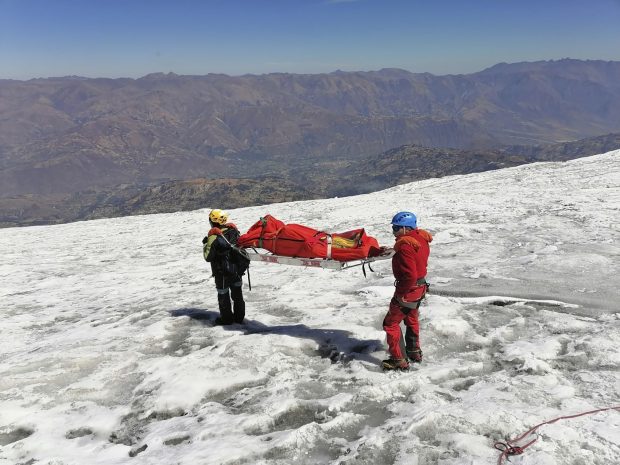 Trupul unui alpinist american, găsit după 22 de ani de la dispariția sa într-o avalanșă, în Anzii peruani