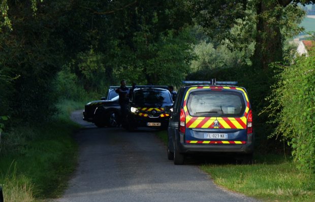 Atac armat la o petrecere dintr-un sat din Franţa: un bărbat a împușcat trei oameni, apoi s-a sinucis