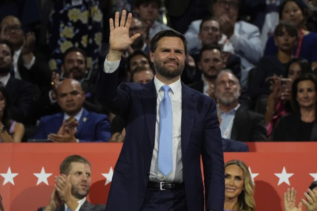 JD Vance nu se ascunde că l-a criticat anterior pe Trump, susţinând că ar putea ajuta alegătorii sceptici. „Am crezut în minciunile mass-media”