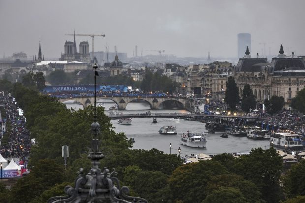LIVETEXT & VIDEO | Jocurile Olimpice de la Paris 2024. Ceremonia de deschidere a început. Sportivii defilează pe fluviul Sena. Lady Gaga a încântat publicul cu un moment muzical