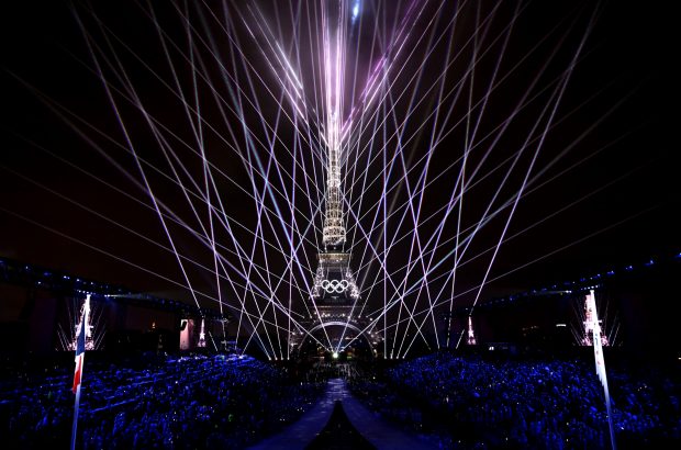 FOTO & VIDEO | Ceremonia de deschidere a Jocurilor Olimpice de la Paris 2024. Nadia Comăneci a purtat torța olimpică. Cristian Măcelaru a dirijat Orchestra Națională a Franței