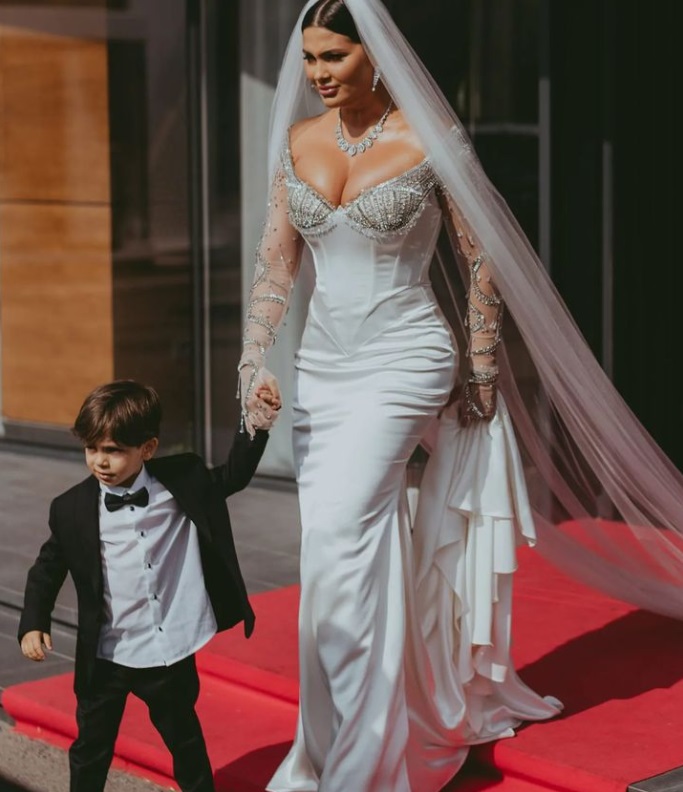 Florin Salam, primele declarații după ce s-a zis că Roxana Dobre l-a părăsit. De ce soția a plecat de acasă: „Ne mai ciondănim și noi” 6 roxana dobre 4