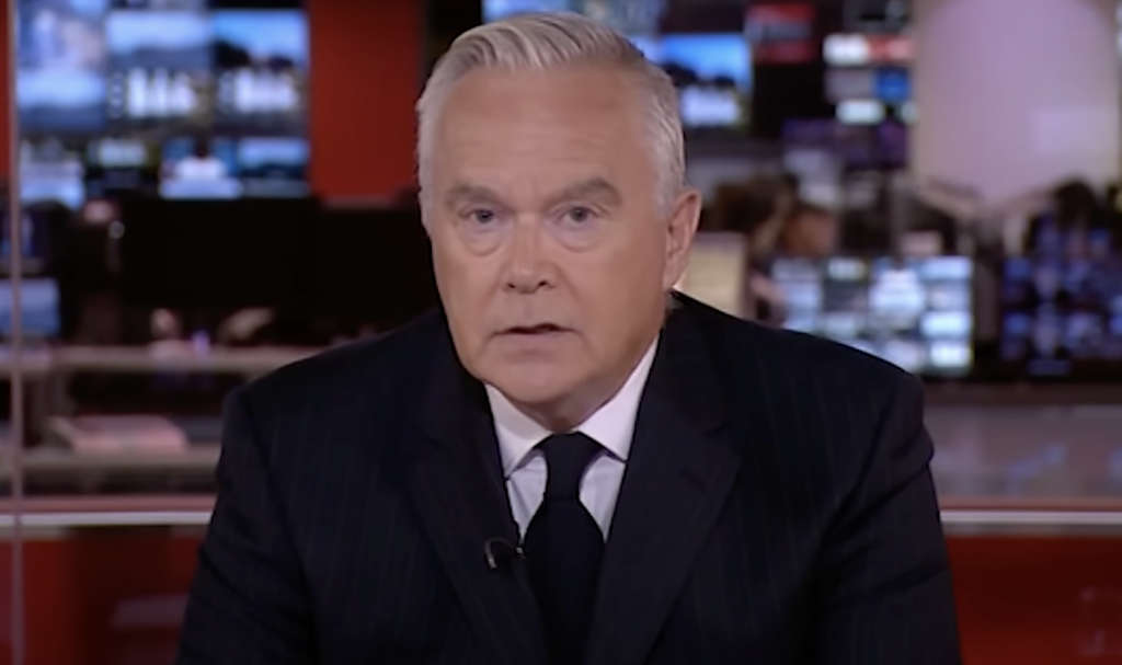 Huw Edwards, Jurnalistul Care A Anunțat La BBC Moartea Reginei Elisabeta A II-a, Acuzat De Realizarea De Imagini Pornografice Cu Copii