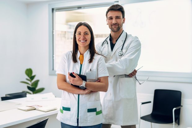Creșterea veniturilor românilor, prin politicile PSD, face din România un magnet pentru medicii străini: analiza The Economist care spune adevărul 