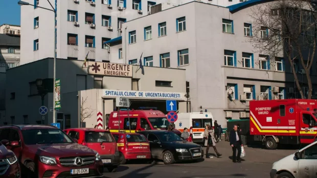 Profesorul acuzat de viol de la Colegiul Sava din București, internat în stare gravă, după ce a încercat să se sinucidă
