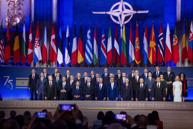 România și alte țări NATO vor oferi Ucrainei noi sisteme Patriot. „Vor contribui la protejarea oraşelor, civililor şi soldaţilor”