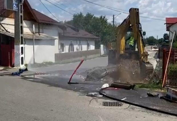 Evacuări de urgență la Băicoi, în Prahova, după ce o conductă de gaze a fost spartă de muncitori în timpul unor lucrări