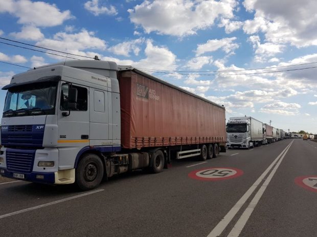 CNAIR: Restricțiile de circulație pentru transportul greu de marfă au fost prelungite până marți, 16 iulie