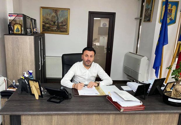 Prins cu diplomă falsă de studii și dat afară din CNAIR, fostul director regional Bogdan Bratu a cerut în instanță reangajarea și despăgubiri financiare. Cum s-a terminat procesul