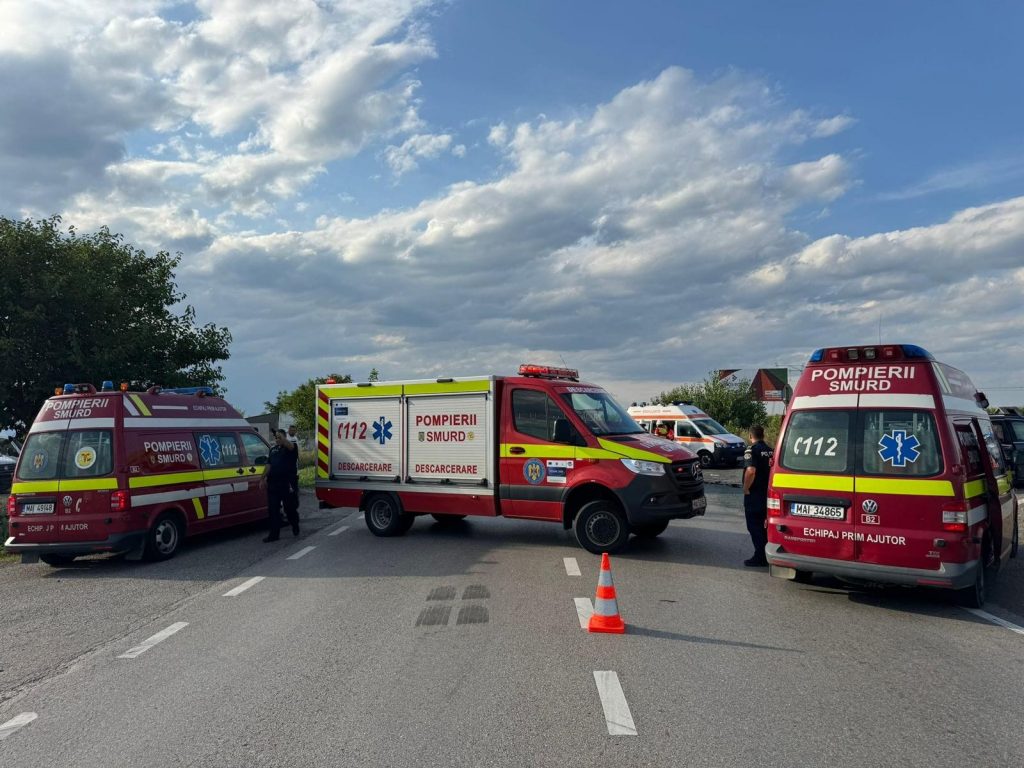 Accident grav în judeţul Suceava. 9 persoane au fost duse la spital, dintre care 6 copii 4 2011deca b37f 4110 9683 fcdaac19dd9f