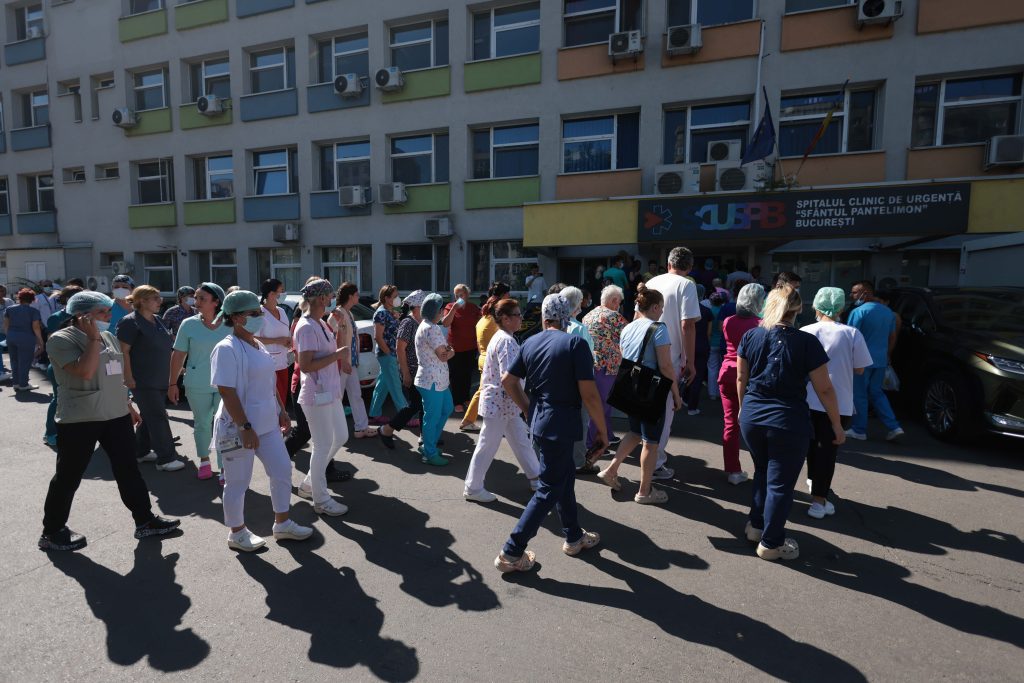 Doctorițele de la Spitalul Sf. Pantelimon ar fi avut conform procurorilor „saloane dedicate” pentru pacienții cărora le grăbeau decesul. Interceptări: „Tot salonul 6 a murit” 1 2024 08 08 3284