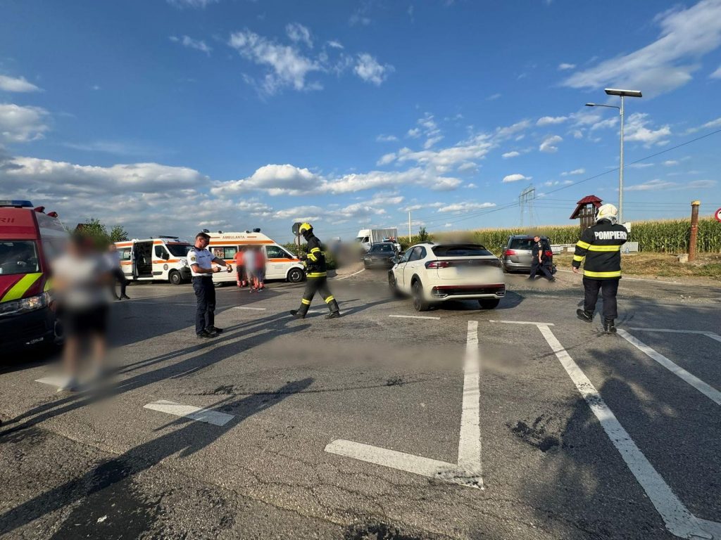 Accident grav în judeţul Suceava. 9 persoane au fost duse la spital, dintre care 6 copii 5 359531f9 78f7 44f0 8e30 62aaaf416771 1