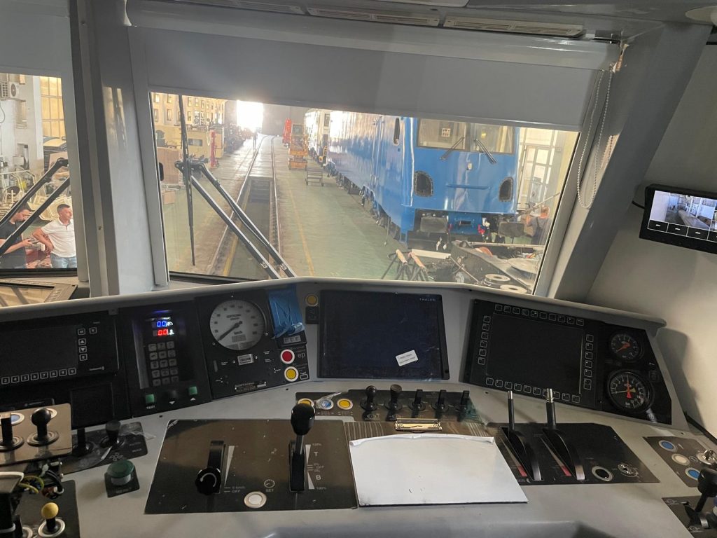 Prima locomotivă electrică modernizată de CFR Călători cu fonduri prin PNRR va circula până la sfârșitul anului. Ce viteză poate atinge 6 4550412019006959320925464673234207605419754n