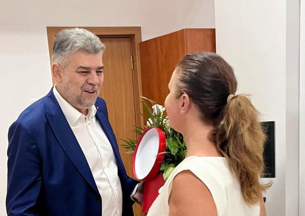 Marcel Ciolacu a vizitat-o la spital pe Natalia Intotero după accidentul de pe Valea Oltului. Mesajul transmis de premier. FOTO