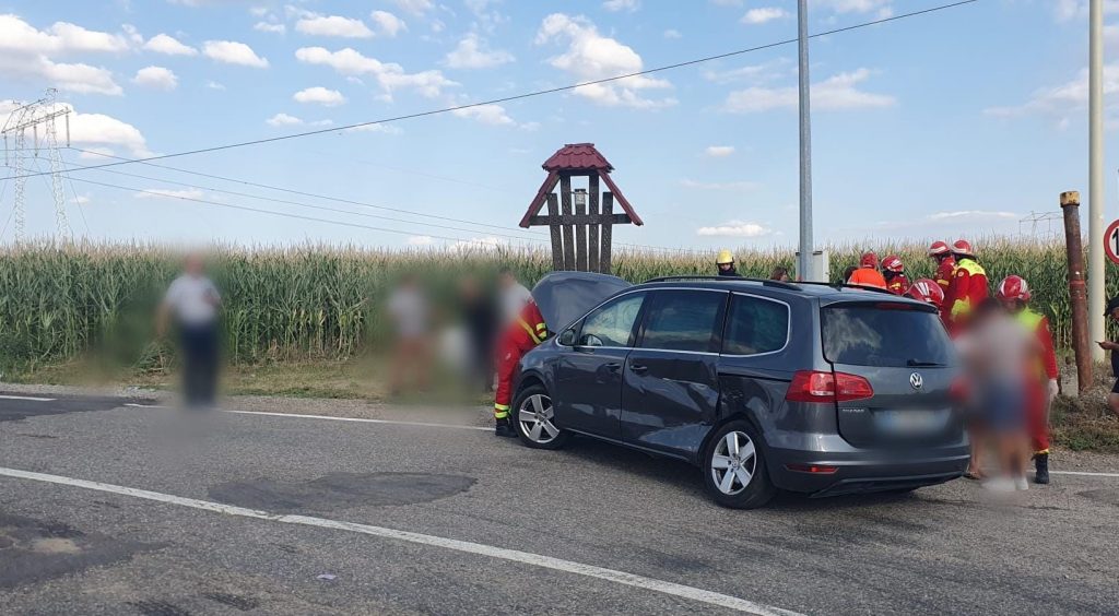 Accident grav în judeţul Suceava. 9 persoane au fost duse la spital, dintre care 6 copii 6 7210601b d7d7 4093 bad7 cff2fbd8282d