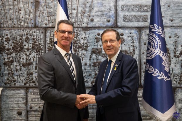 Noul ambasador al Israelului în România a sosit la București. Cine este Lior Ben Dor