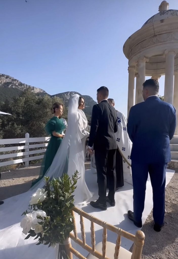 Ana Maria Barnoschi s-a căsătorit religios în Palma de Mallorca. Cum au arătat cele trei rochii de mireasă, dar și decorurile de ceremonie 12 ana maria barnoschi casatorie palma de mallorca 5