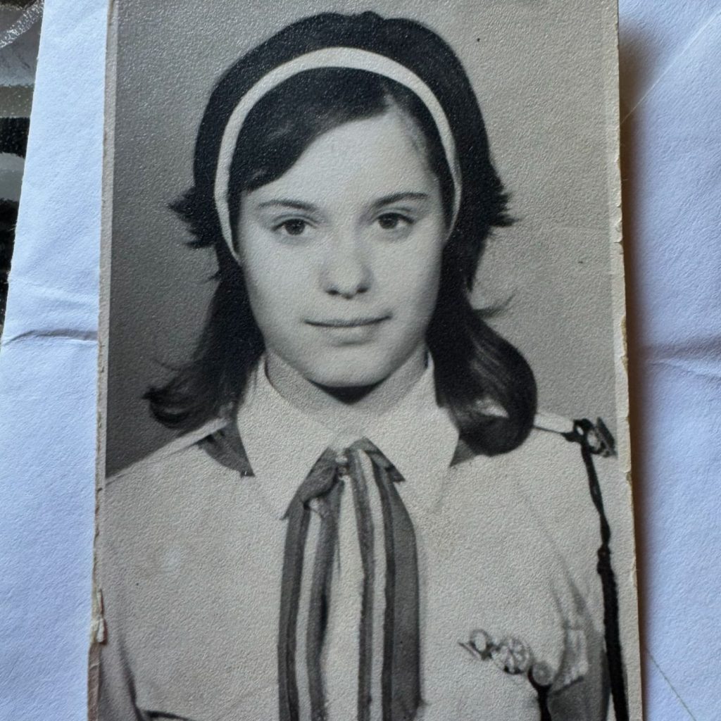 Cum arăta Andreea Esca în adolescență. Imagini rare cu prezentatoarea, care pe atunci avea părul lung: „Alexia Eram zice că semănăm” 3 andreea esca 2