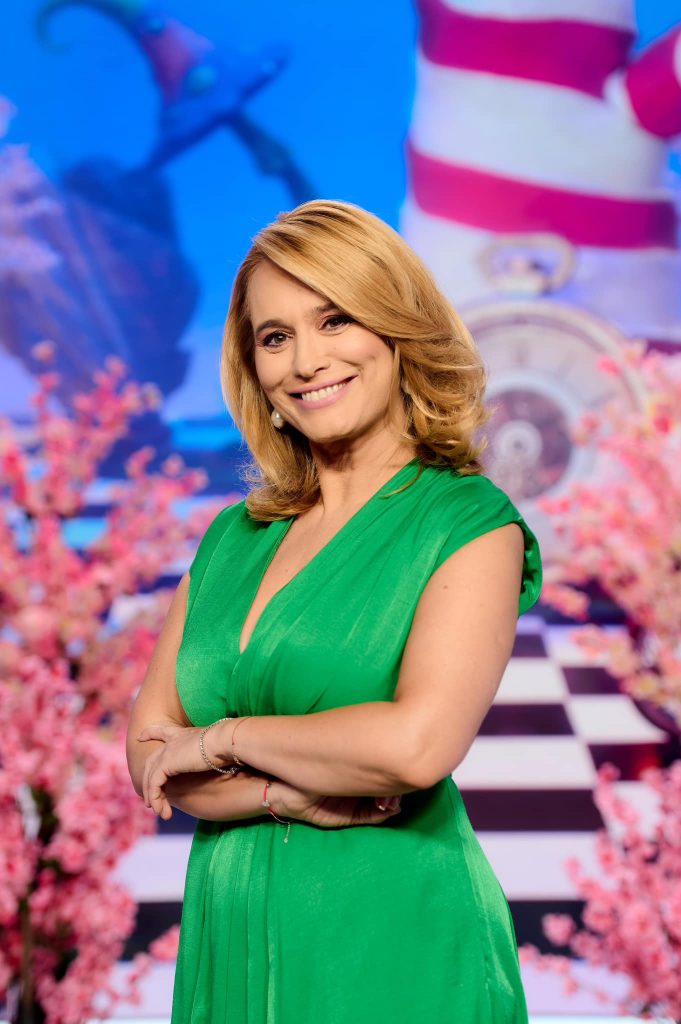 Cum arăta Andreea Esca în adolescență. Imagini rare cu prezentatoarea, care pe atunci avea părul lung: „Alexia Eram zice că semănăm” 7 andreea esca 9