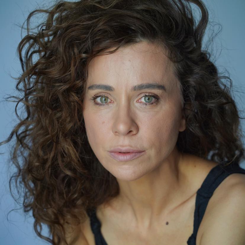 Andreea Vasile și Bogdan Albulescu joacă în „Iubire cu parfum de lavandă”, noul serial de la Antena 1. El a fost protagonist în telenovela „Regina” 9 andreea vasile 3