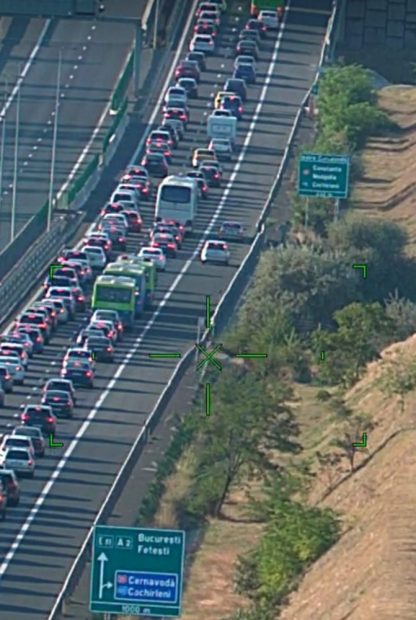 Unsprezece șoferi, surprinși circulând pe banda de urgență de pe Autostrada Soarelui. Ce au pățit