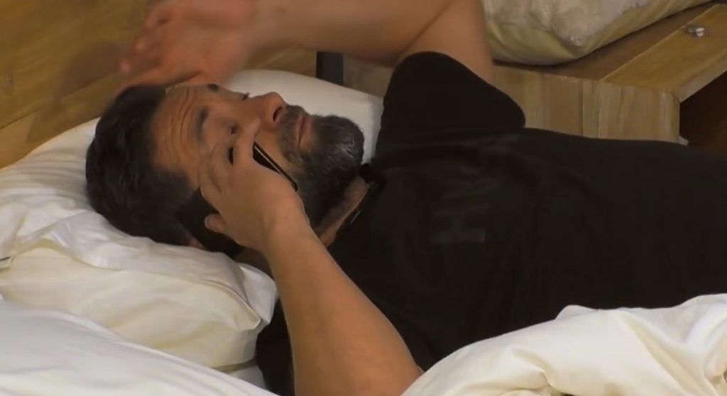 Cornel de la „Insula Iubirii” 2024 trece prin clipe de coșmar în emisiune: „Mă doare în piept”. Echipa a solicitat intervenția medicilor 19 cornel insula iubirii 1 1