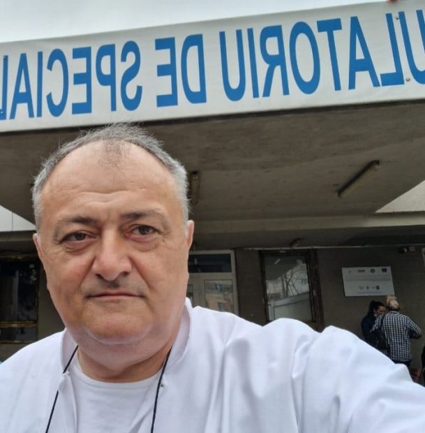 Cazul medicului timișorean Octavian Mazilu care număra șpaga în toaletă: condamnat cu suspendare, pentru că „nu condiționa actul medical de primirea banilor”