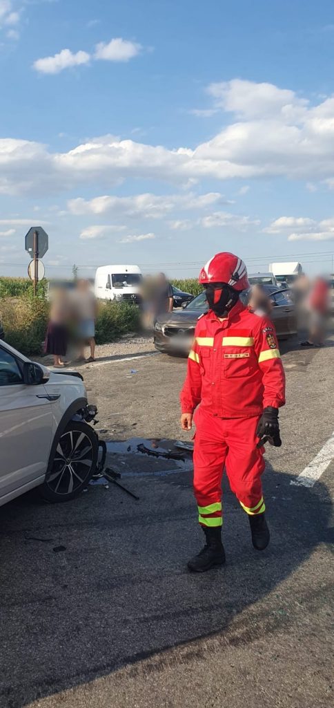 Accident grav în judeţul Suceava. 9 persoane au fost duse la spital, dintre care 6 copii 9 eaea94b6 0afd 4d06 af42 5dc6d2c308f4