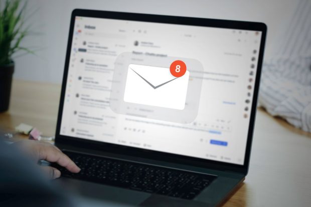 Avertisment al Poliției: Cetățenii primesc pe e-mail acte falsificate în care sunt acuzaţi de pedofilie sau hărţuirea sexuală. Cum pot fi evitate înșelăciunile