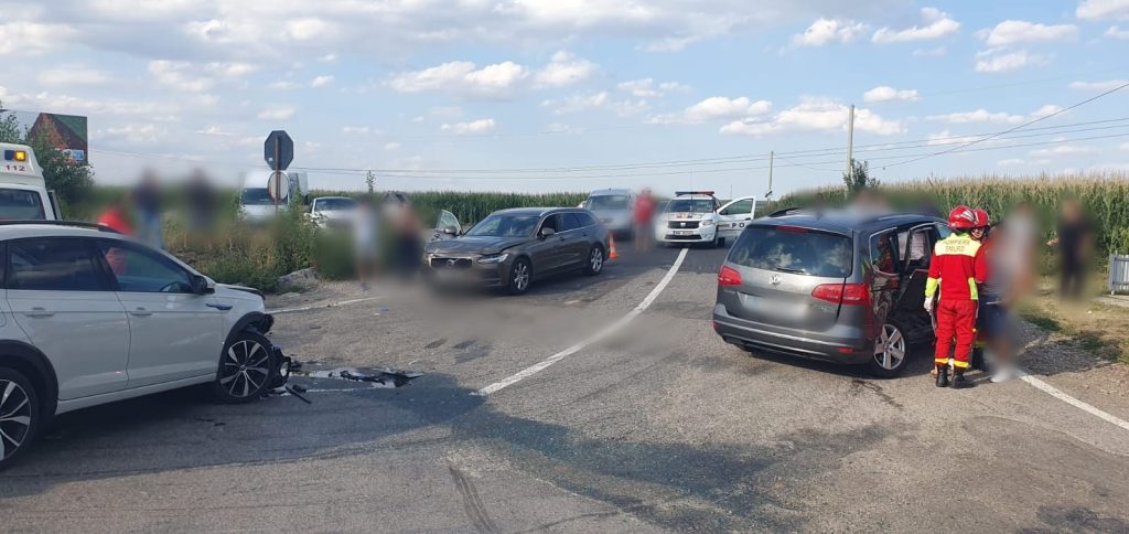 Accident grav în judeţul Suceava. 9 persoane au fost duse la spital, dintre care 6 copii 10 f70d1cbd f486 44a2 b5a1 02af7dc36288