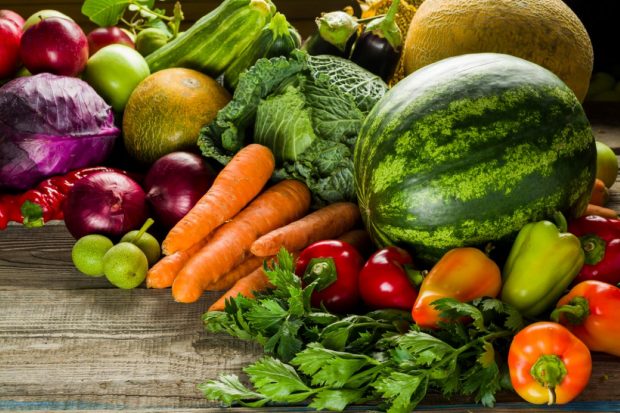 Fructele și legumele lunii august – beneficiile fructelor și legumelor de sezon
