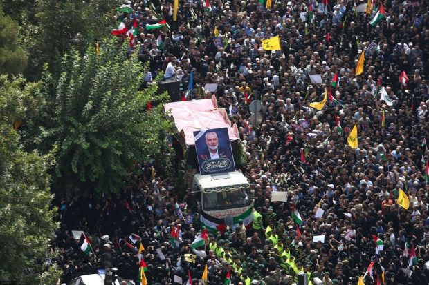 Funeralii cu mii de oameni pentru liderul politic al Hamas, Ismail Haniyeh. Participanții au scandat „moarte Israelului” şi „moarte Americii”