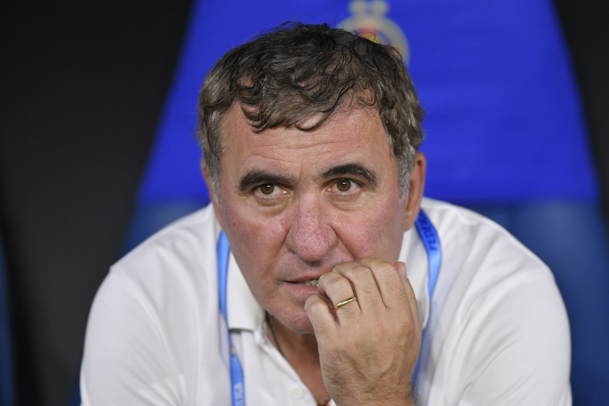 Hagi renunță la acțiunile de la Farul: "Păstrez doar 10%" Hagi renunță la acțiunile de la Farul: "Păstrez doar 10%"