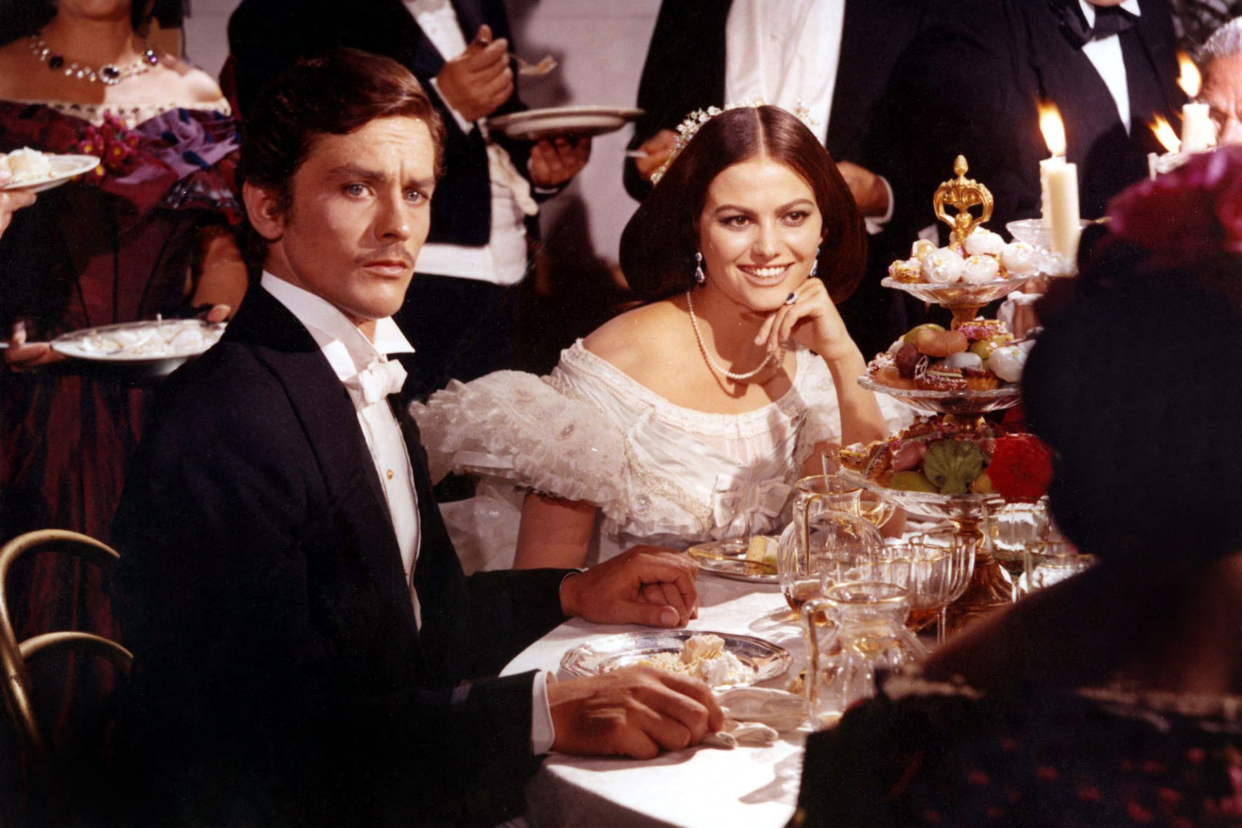 Femeile sau regizorii? Cine l-a facut mare pe Alain Delon? Femeile sau regizorii? Cine l-a facut mare pe Alain Delon?