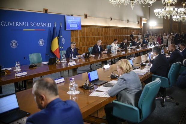 PNRR întârziat. Guvernul Ciolacu se bâlbâie în explicații privind implementarea planului. Fonduri de miliarde de euro, sub semnul întrebării