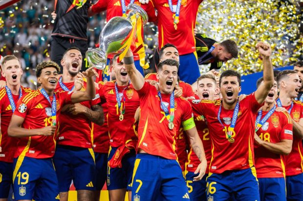 Fotbaliștii spanioli Morata și Rodri, suspendați de UEFA după ce au scandat „Gibraltarul este spaniol” la prezentarea trofeului Euro 2024