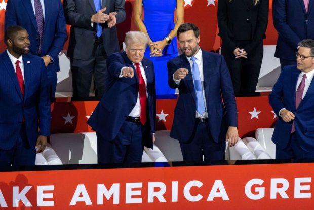 Echipa de campanie a lui Donald Trump acuză Iranul că i-a piratat mesajele interne