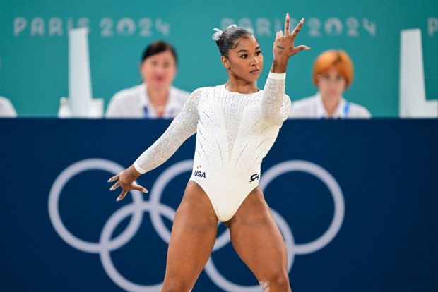 USA Gymnastics spune că are o probă video care dovedeşte că Chiles ar trebui să păstreze  bronzul la sol