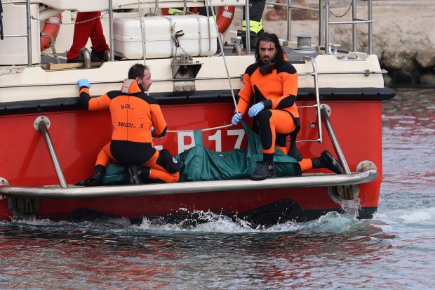 Scafandrii au recuperat cadavrul ultimei persoane dispărute de pe iahtul de lux scufundat din Sicilia