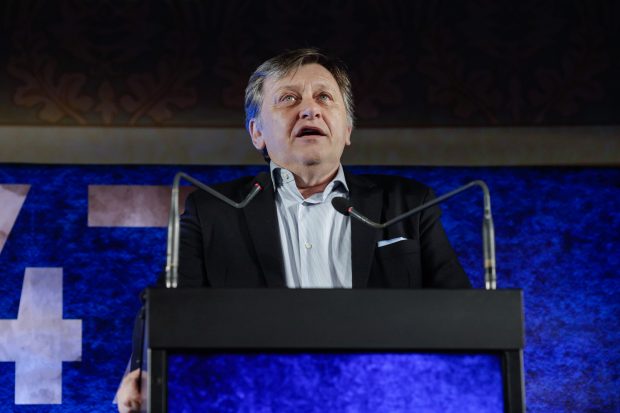 Crin Antonescu are dreptate. Și PNL nu mai are ce să facă