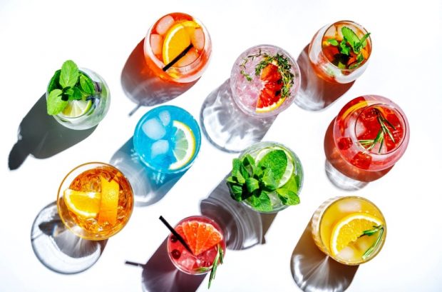 Idei de cocktailuri răcoritoare pentru vară